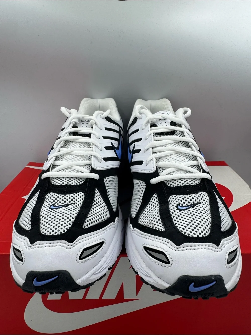 Nike Air Pegasus 2005 White Black Royal Pulse BRAND NEW Size 13 - Picture 3 of 8